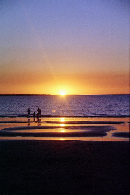 Coucher de soleil depuis une plage de Darwin